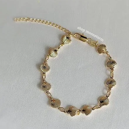 accessory 18K Gold Filled Seashell Bracelet Etsy - ShopMoonstormCo $24