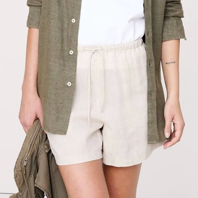 matching set Banana Republic Women's Linen Pull-On 4" Shorts Banana Republic $29.99