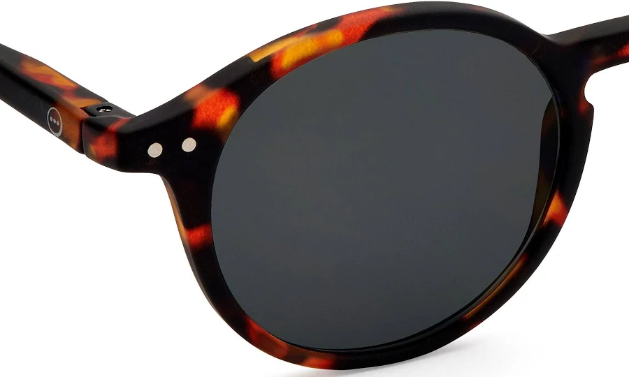 accessory IZIPIZI Round Sunglasses #D - Tortoise | Tortoise MoMA Design Store $60
