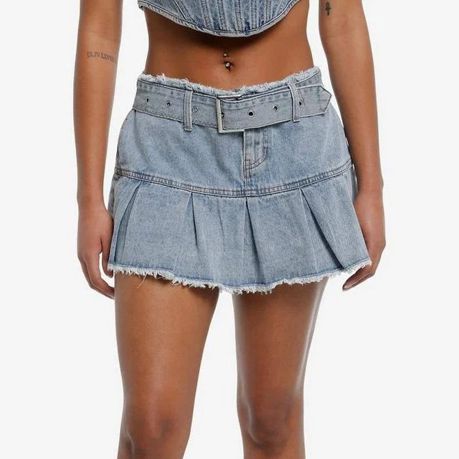 skirt Light Indigo Raw Hem Denim Pleated Mini Skirt - Blue - Large Hot Topic $33.99
