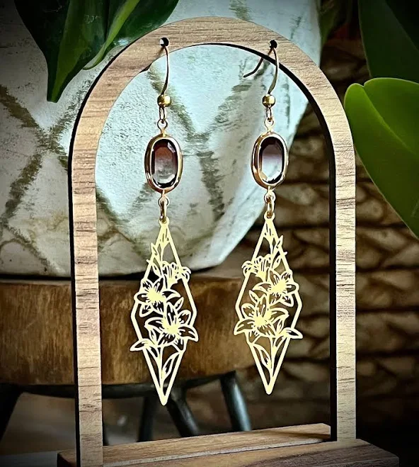 accessory Lightweight Gold Floral Earrings Etsy - AspenGlowStudio $24