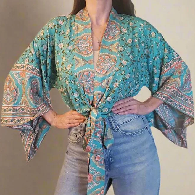 top Women's Boho Floral Tie Front Crop Top Etsy - Seller $24