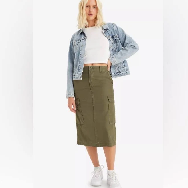 Levi's Women's Cargo Midi Skirt