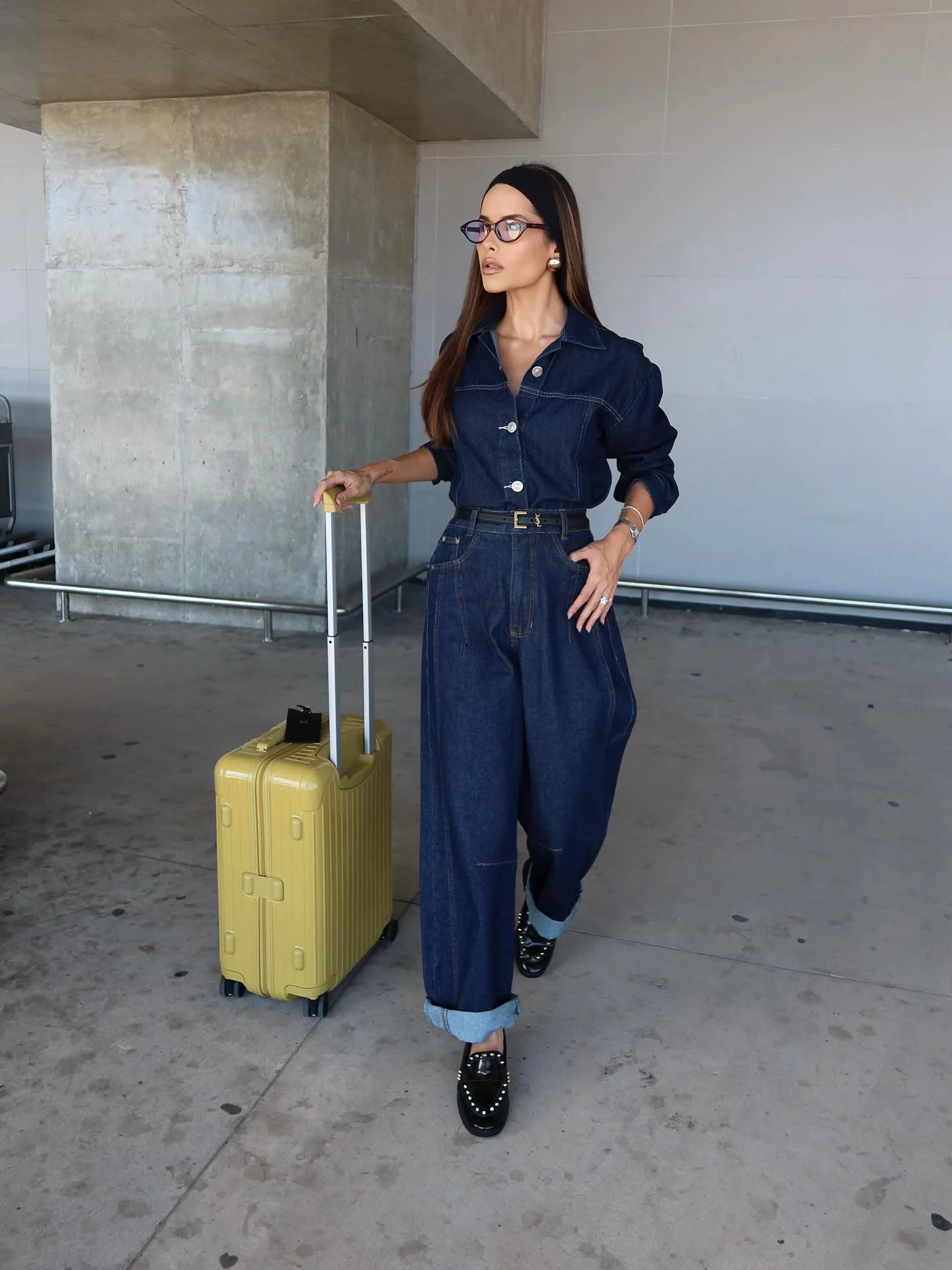 fall travel outfits for women 2026 Modern Dark Denim Set For Chic Airport Days