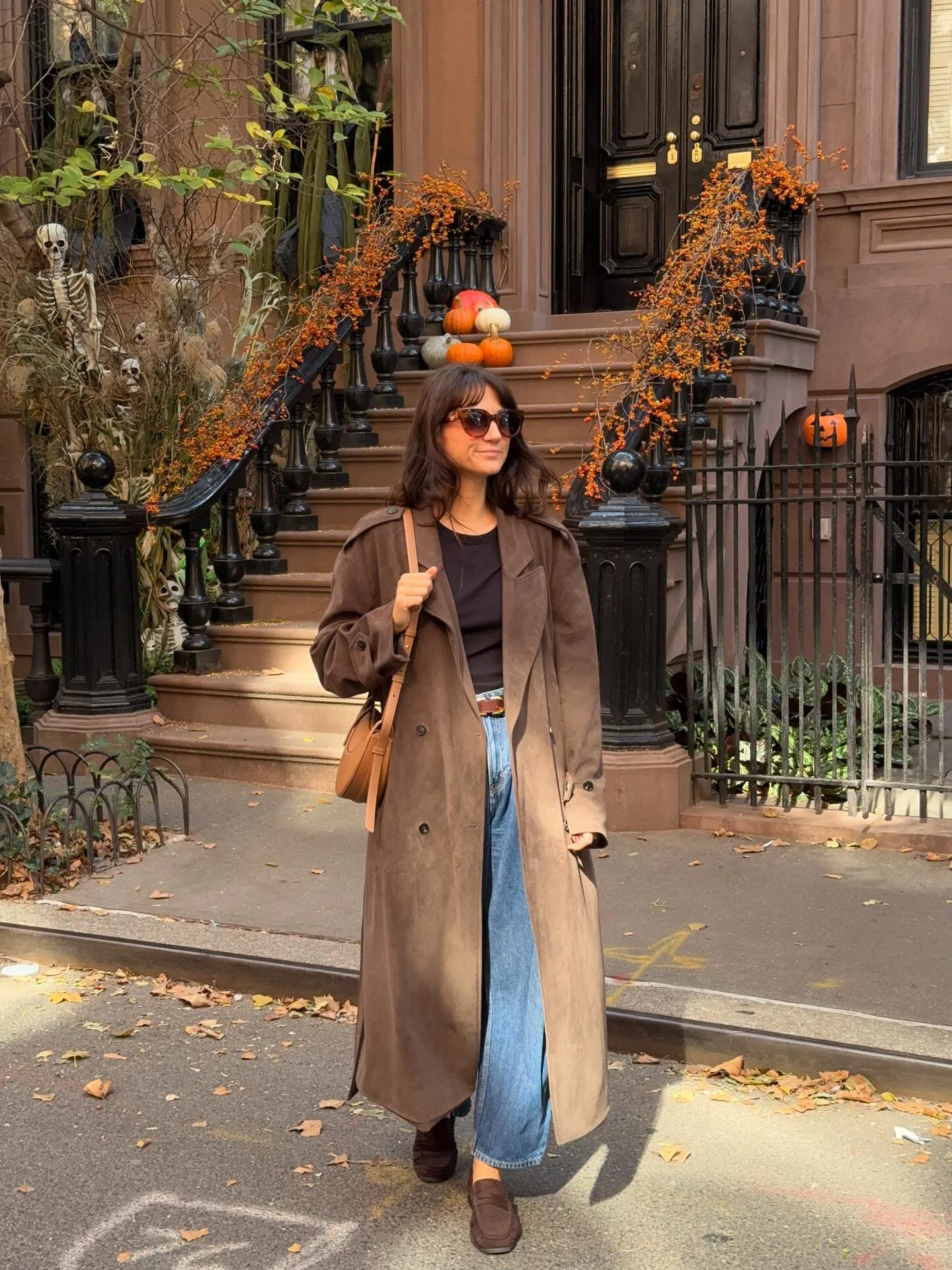 fall street style nyc outfits 2026 Long Chocolate Trench And Vintage Denim For Cozy Autumn Days