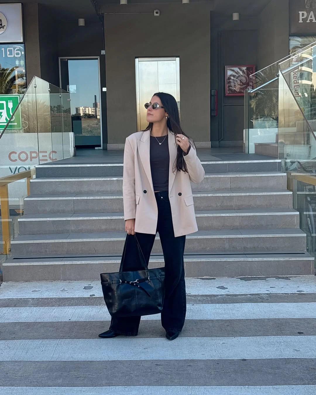 fall office outfits for women 2026 Elevated Blazer And Dark Denim For Everyday Office Style