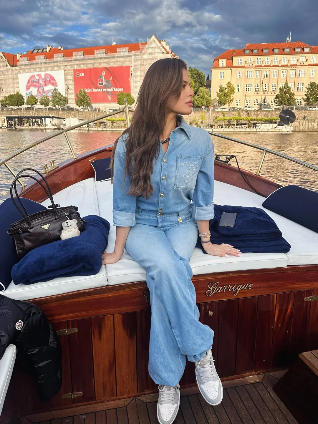 fall travel outfits for women 2026 Light Denim Coordinates For Relaxed City Escapes