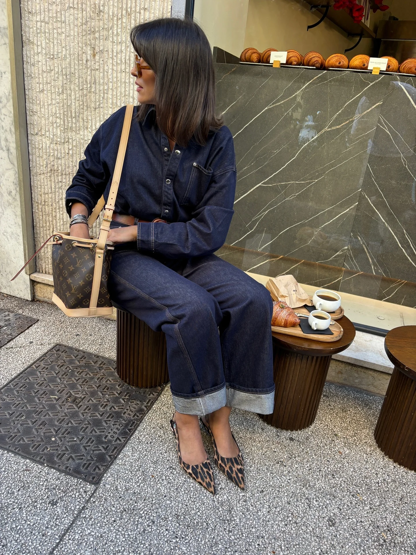 fall denim outfits for women 2026 Dark Indigo Denim With Statement Shoes For Chic Weekend Dressing
