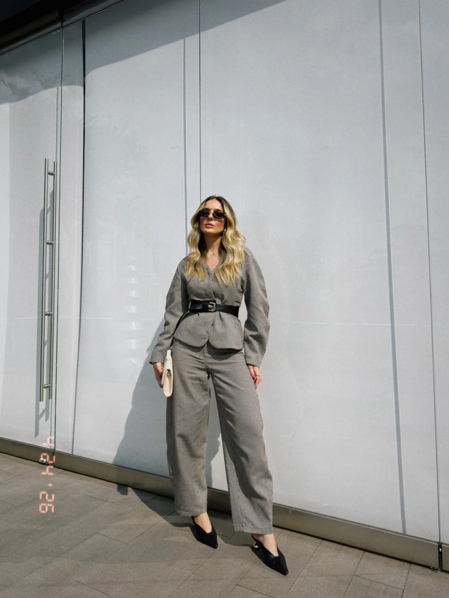 fall smart casual work outfit for women 2026 Relaxed Gray Suit With Defined Waist Details