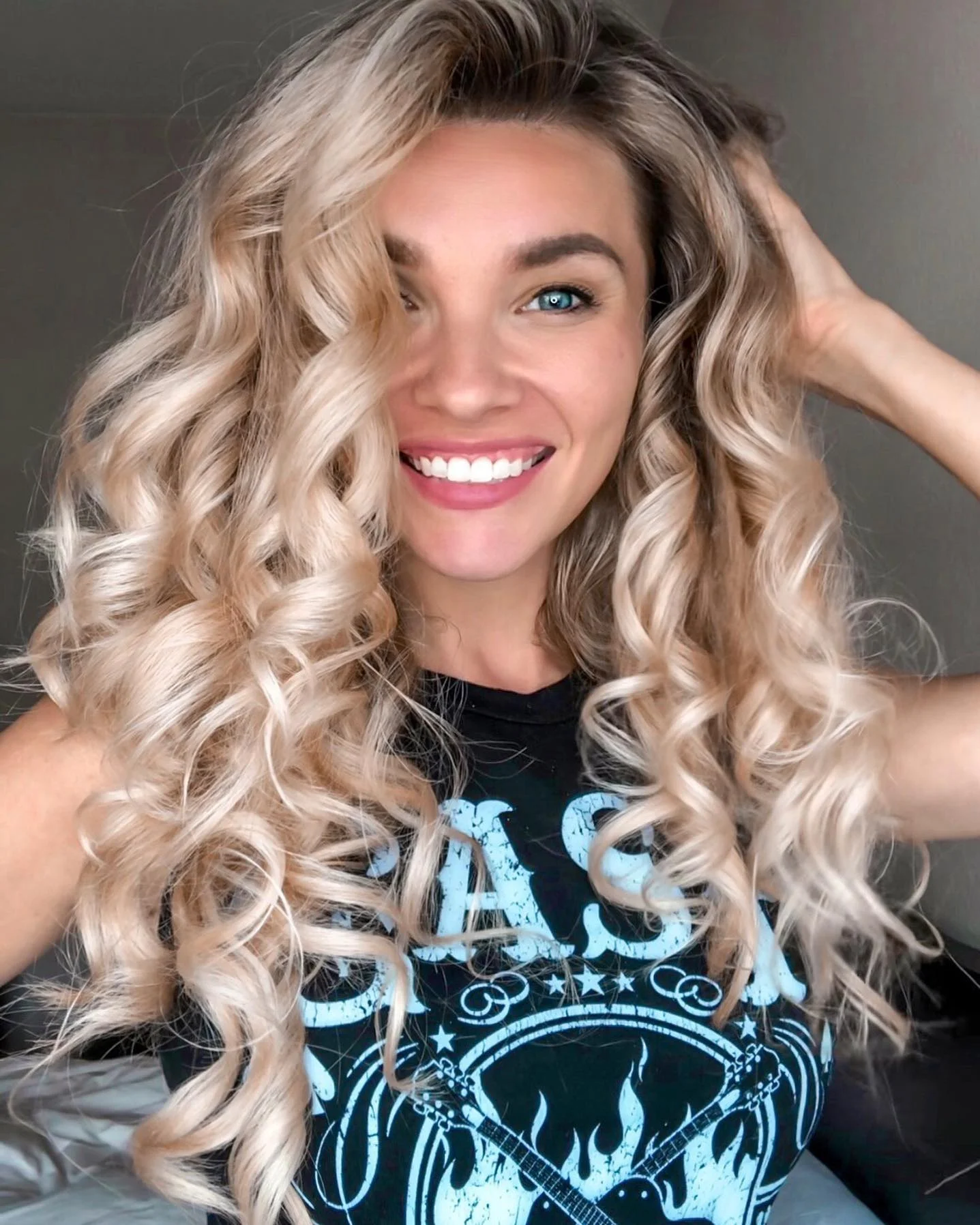 heatless curls hairstyle Soft Champagne Curls With Effortless Volume