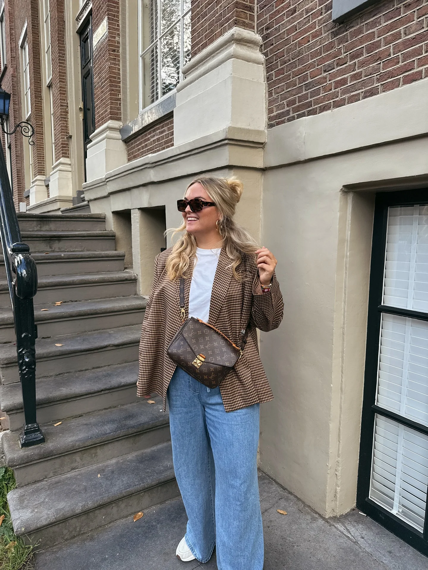 midsize fall fashion outfits 2026 Relaxed Blazer And Wide-Leg Denim For Everyday Fall Style