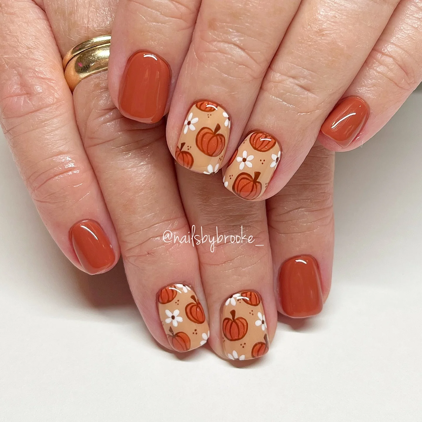 fall nail art 2026 Minimal Pumpkin Pattern For Cozy Short Nails