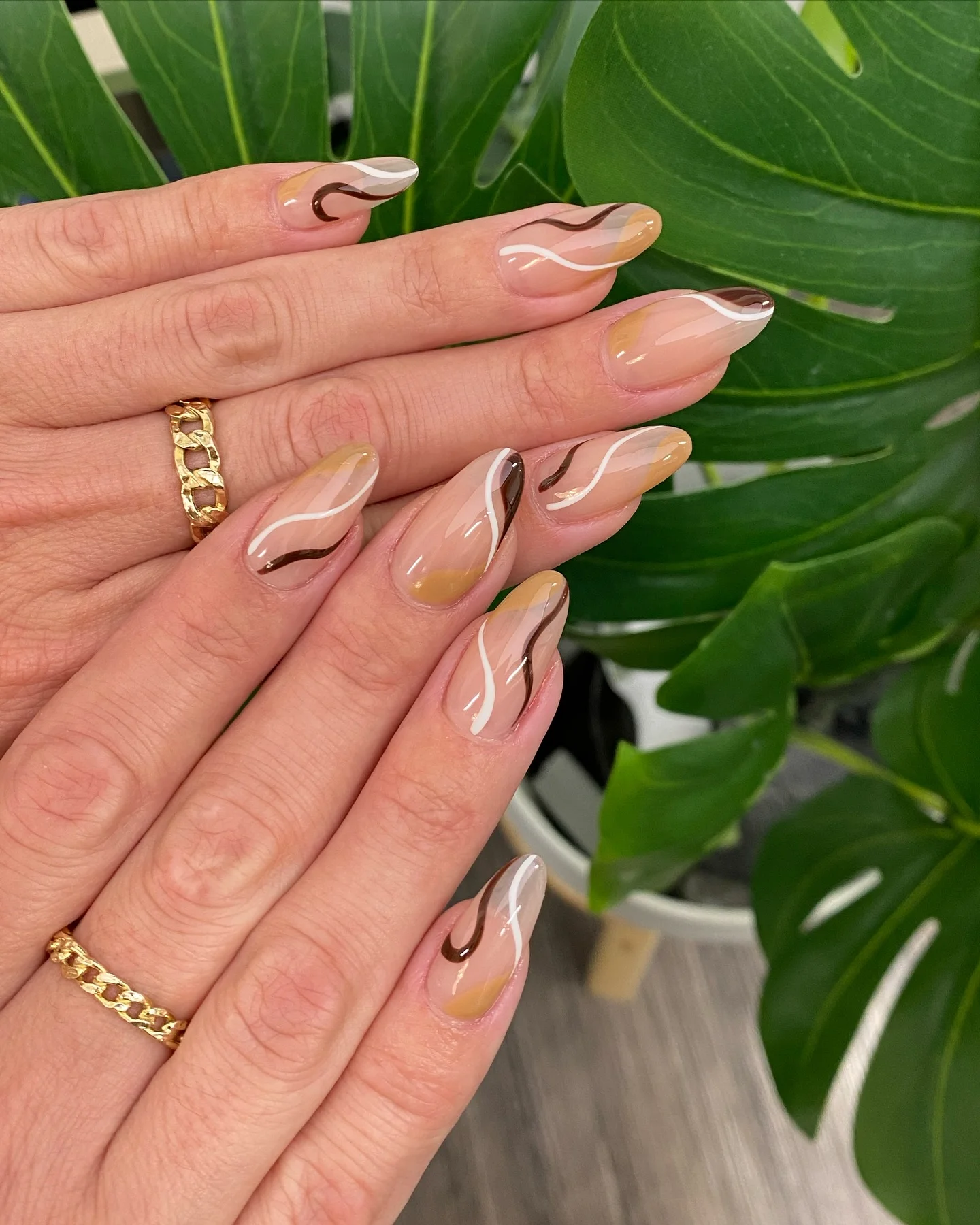 fall nail for all plates skin 2026 Abstract Mocha Waves In Soft Neutral Tones