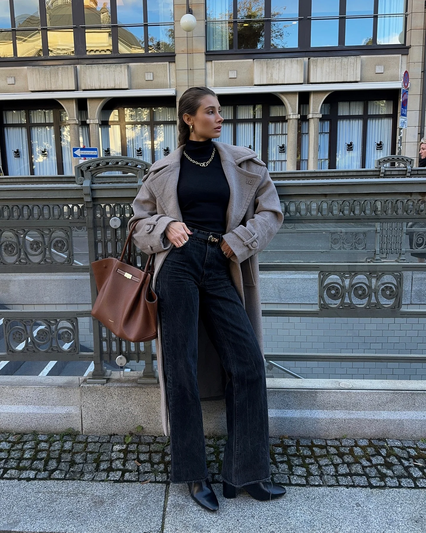 fall outfits with ankle boots 2026 Elegant Long Coat With Black Wide-Leg Jeans