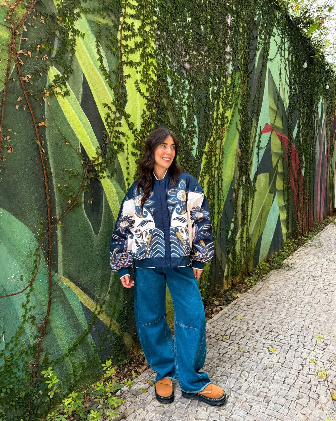 must have fall outfits 2026 Statement Bomber Jacket With Relaxed Denim