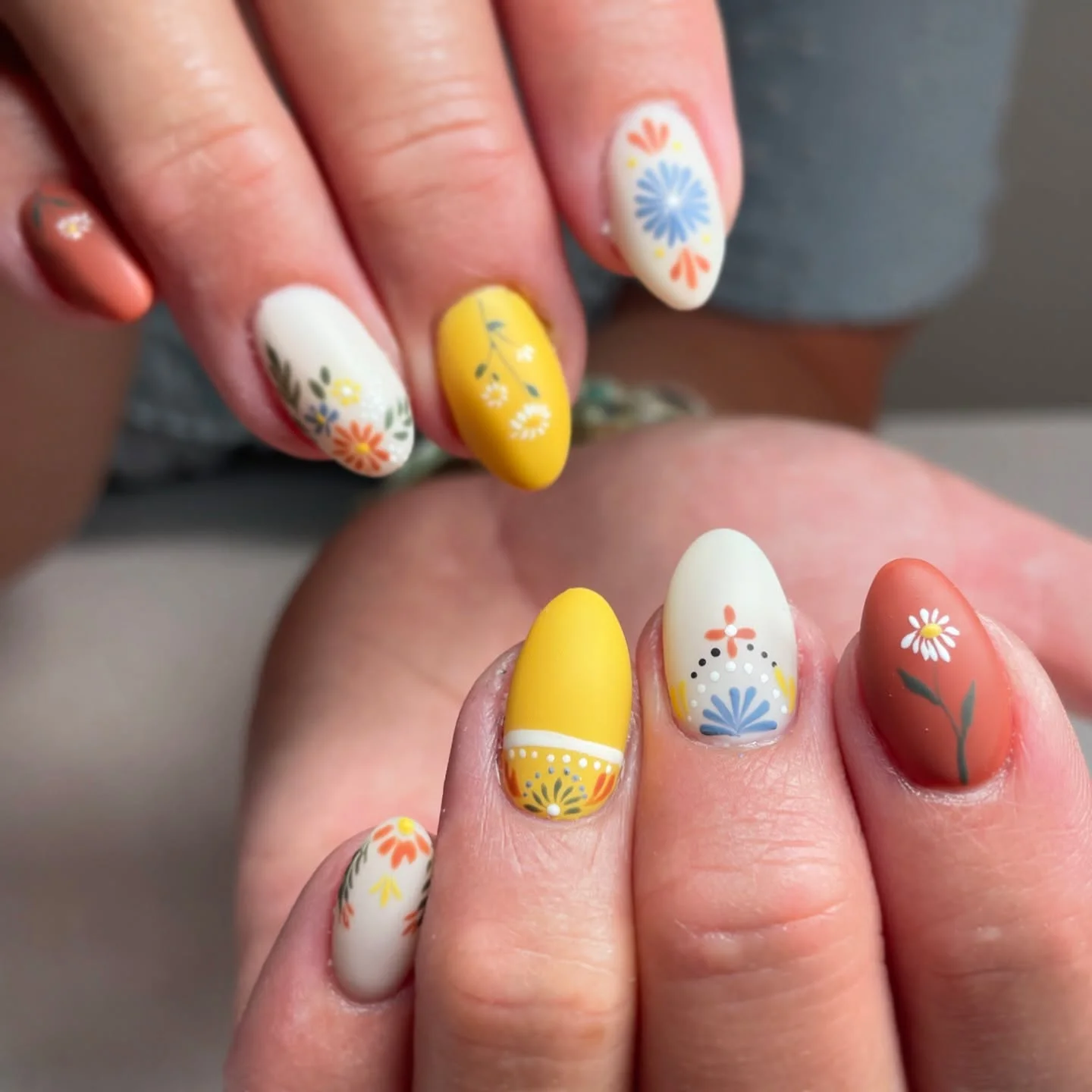 fall nail art 2026 Scandinavian Floral Autumn Color Palette