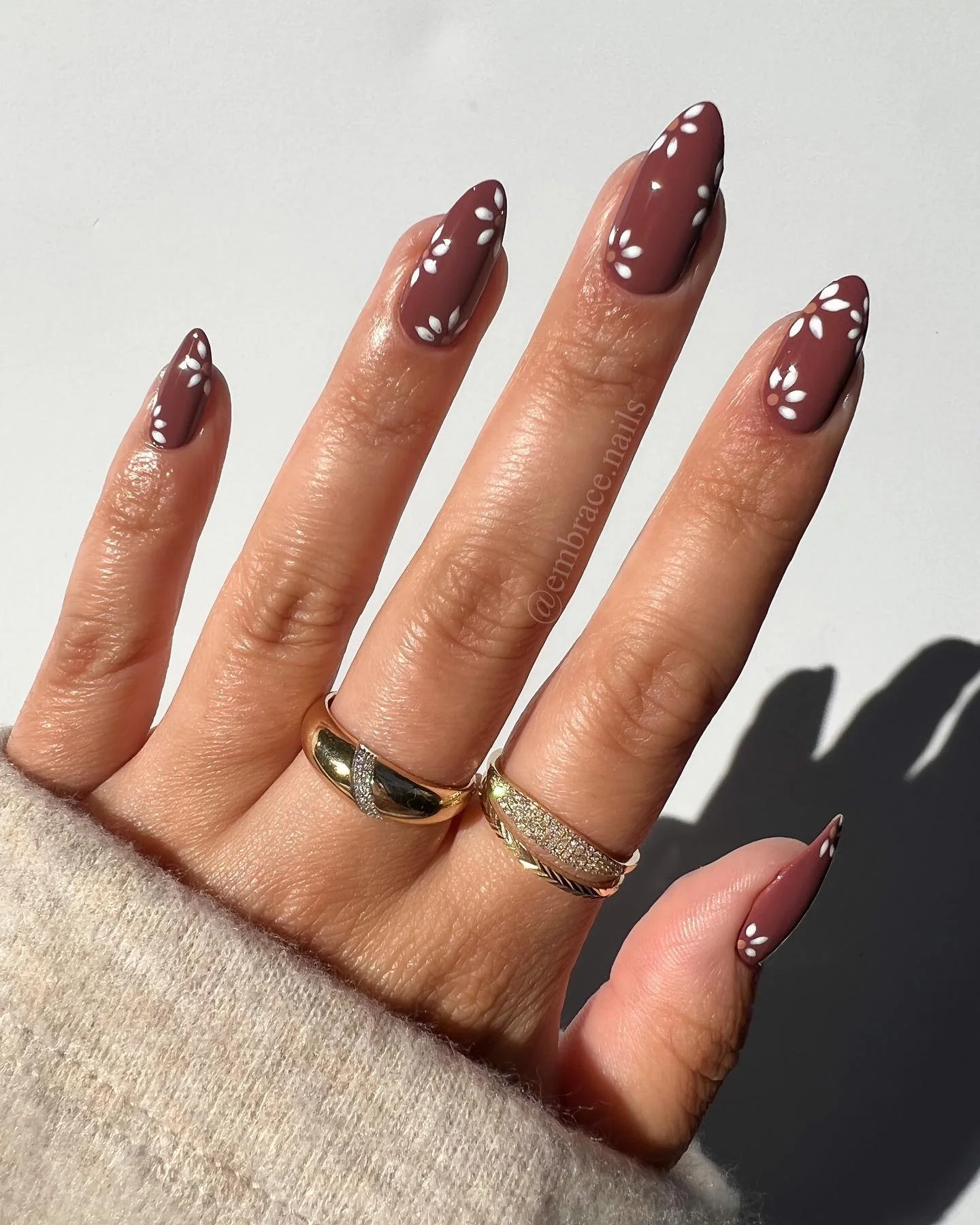 fall nail for all plates skin 2026 Minimal Cocoa Nails With Delicate White Leaf Accents