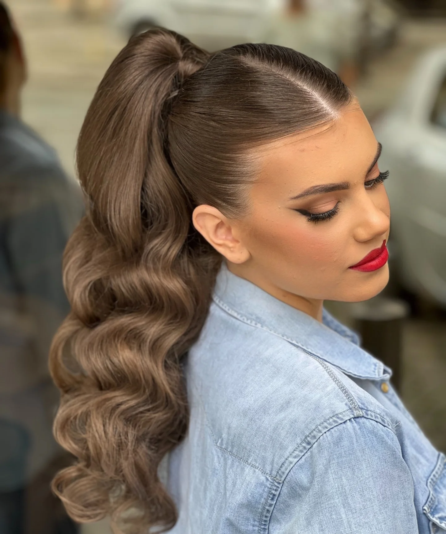 september hairstyles ideas 2026 Statement High Ponytail With Glamorous Waves