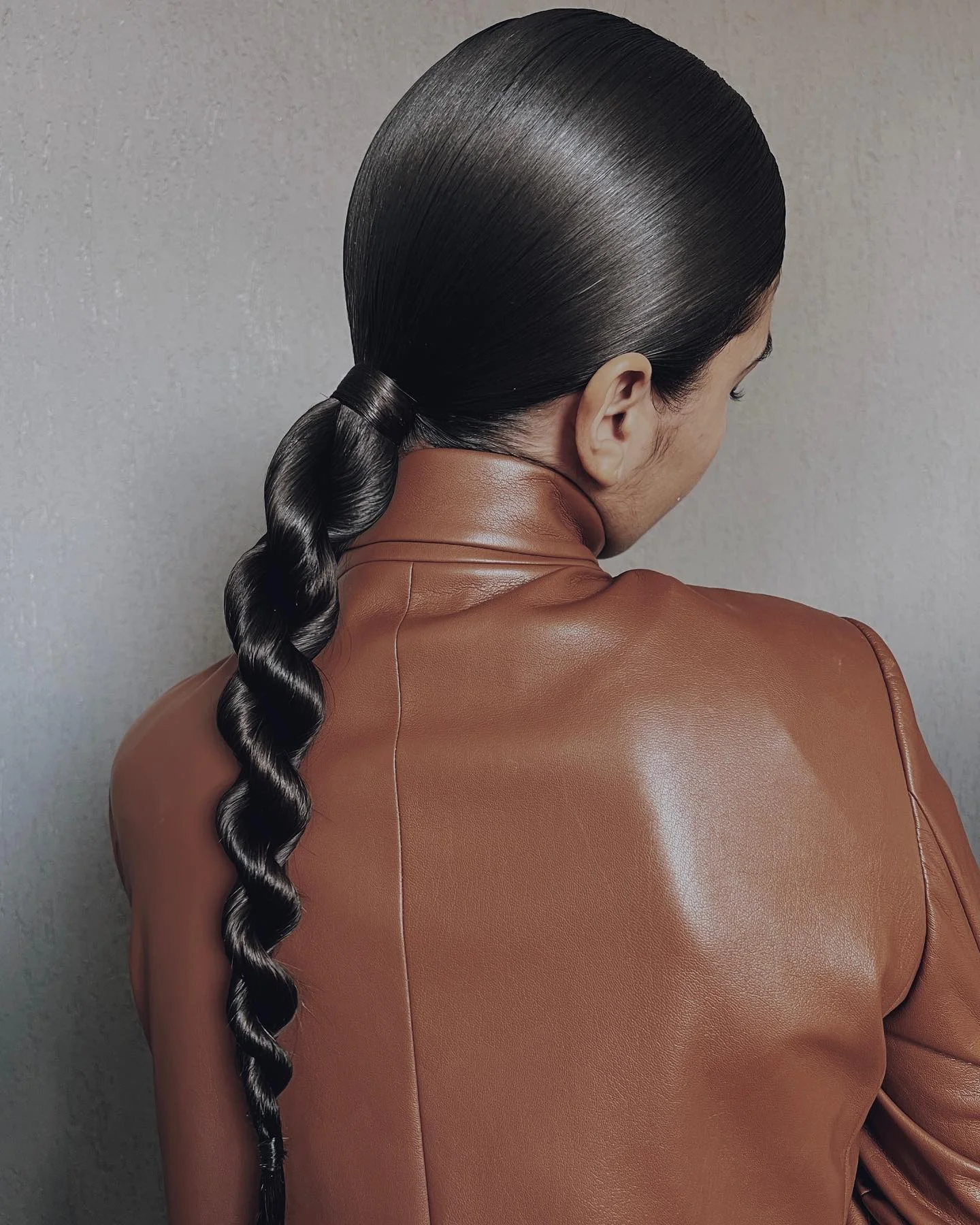 september hairstyles ideas 2026 Modern Wrapped Bubble Ponytail With Mirror Shine