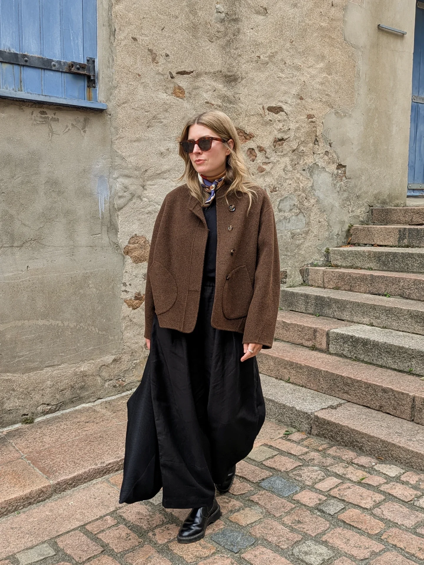 fall outfits with chelsea boots 2026 Rich Chocolate Layers That Make Black Chelsea Boots Feel Softer