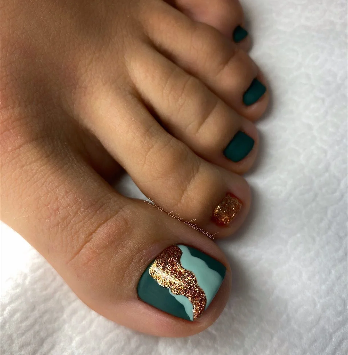 fall pedicure ideas 2026 Deep Emerald Waves With Molten Gold Details