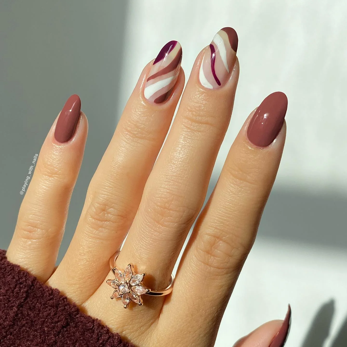 fall nail for all plates skin 2026 Modern Mauve Swirls With Soft Neutral Elegance