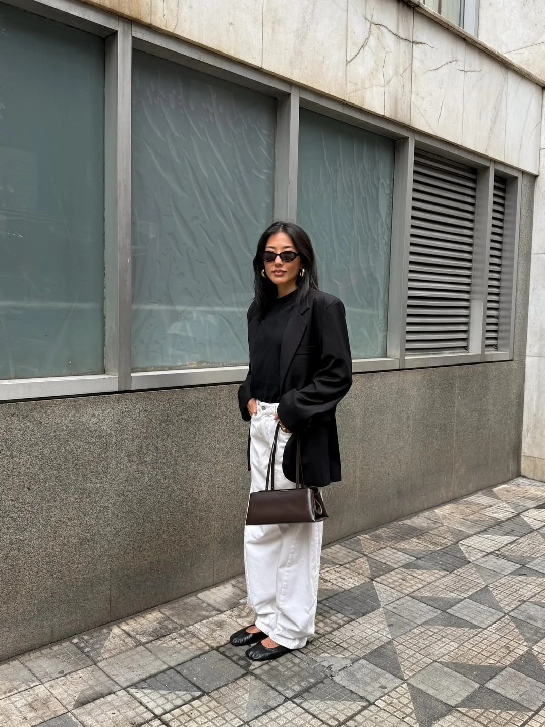 best fall outfits for women 2026 Minimal Black Blazer With Crisp White Denim