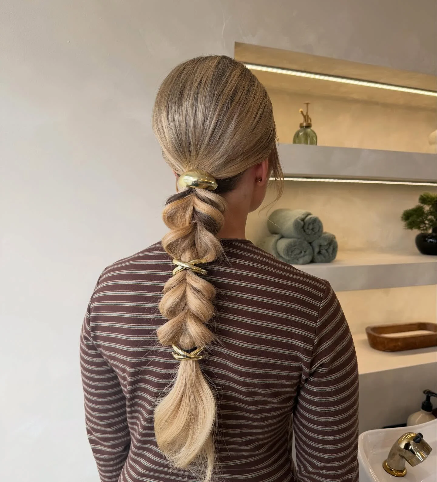 september hairstyles ideas 2026 Modern Bubble Braid With Gold Accent Details