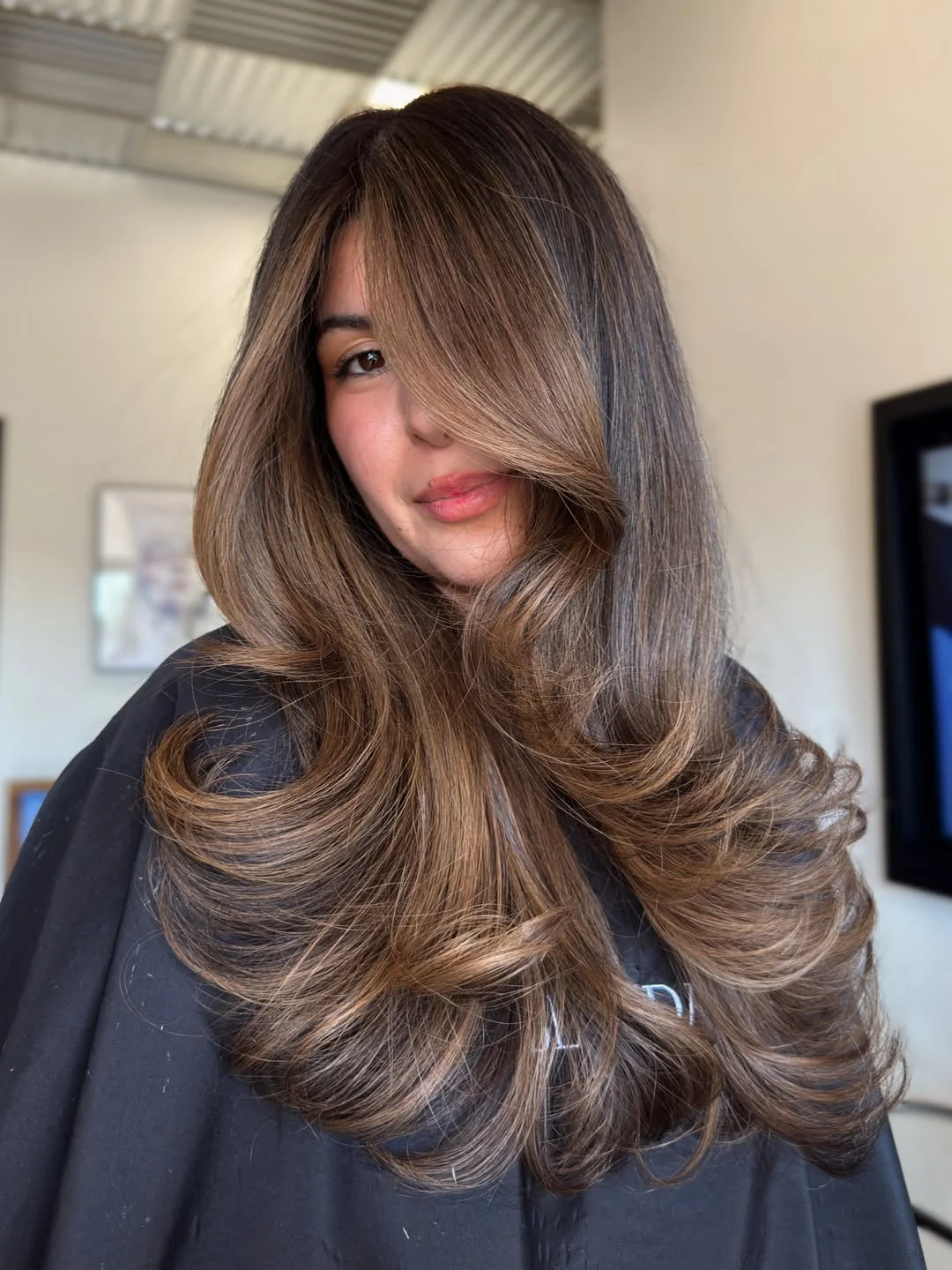dimensional brunette hair color Warm Honey Brunette With Voluminous Butterfly Layers