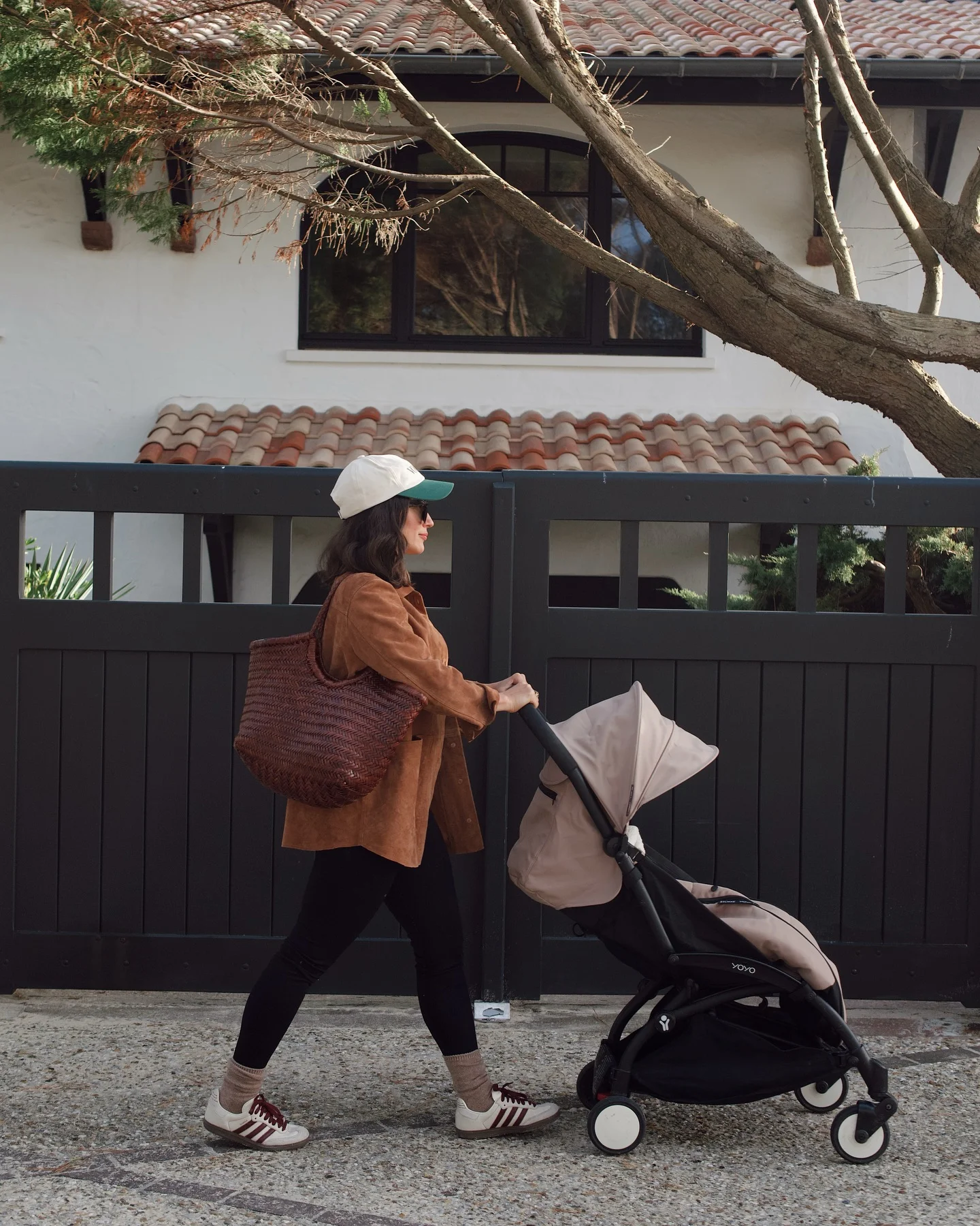 comfy mom outfits fall aesthetic 2026 Earth Tone Layers That Make Everyday Walks Feel Effortlessly Chic