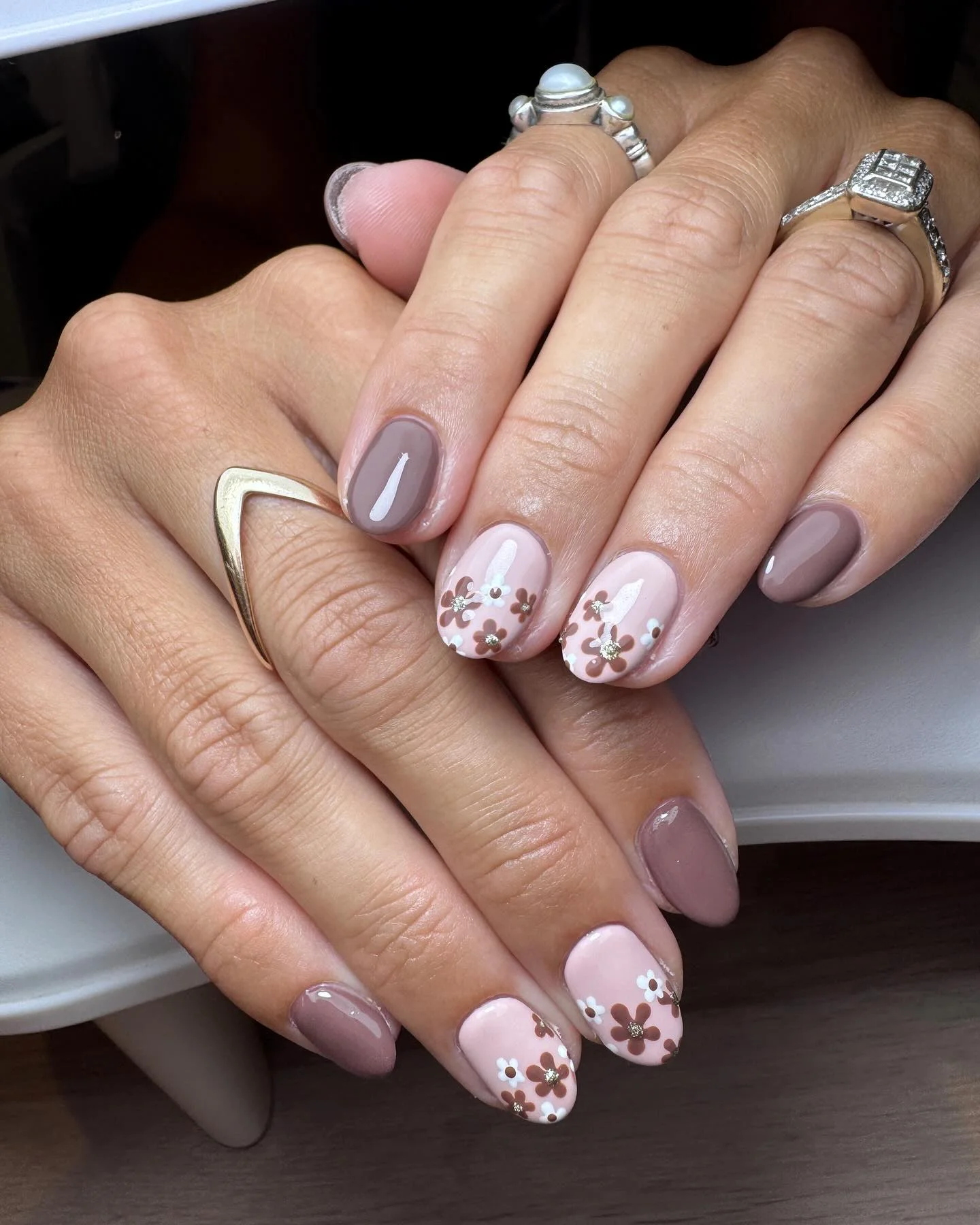 fall manicure 2026 Soft Taupe Florals For Everyday Elegance
