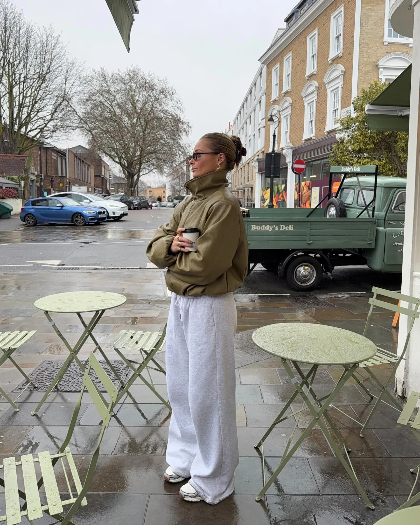 cute comfy fall outfits 2026 Olive Sweatshirt And Wide Sweatpants For Slow Fall Mornings