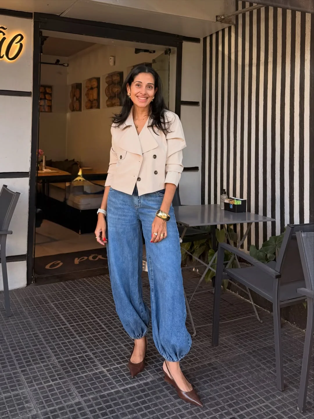 must have fall outfits 2026 Relaxed Denim With A Modern Tailored Jacket