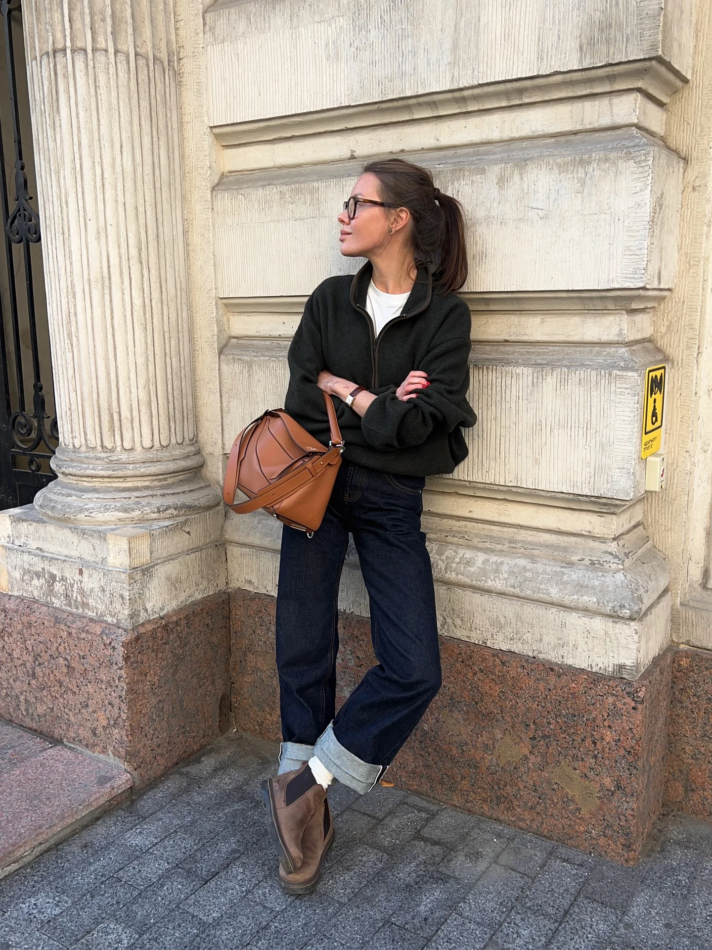 fall outfits with chelsea boots 2026 Dark Denim And Rich Brown Accessories For Elevated Casual Days