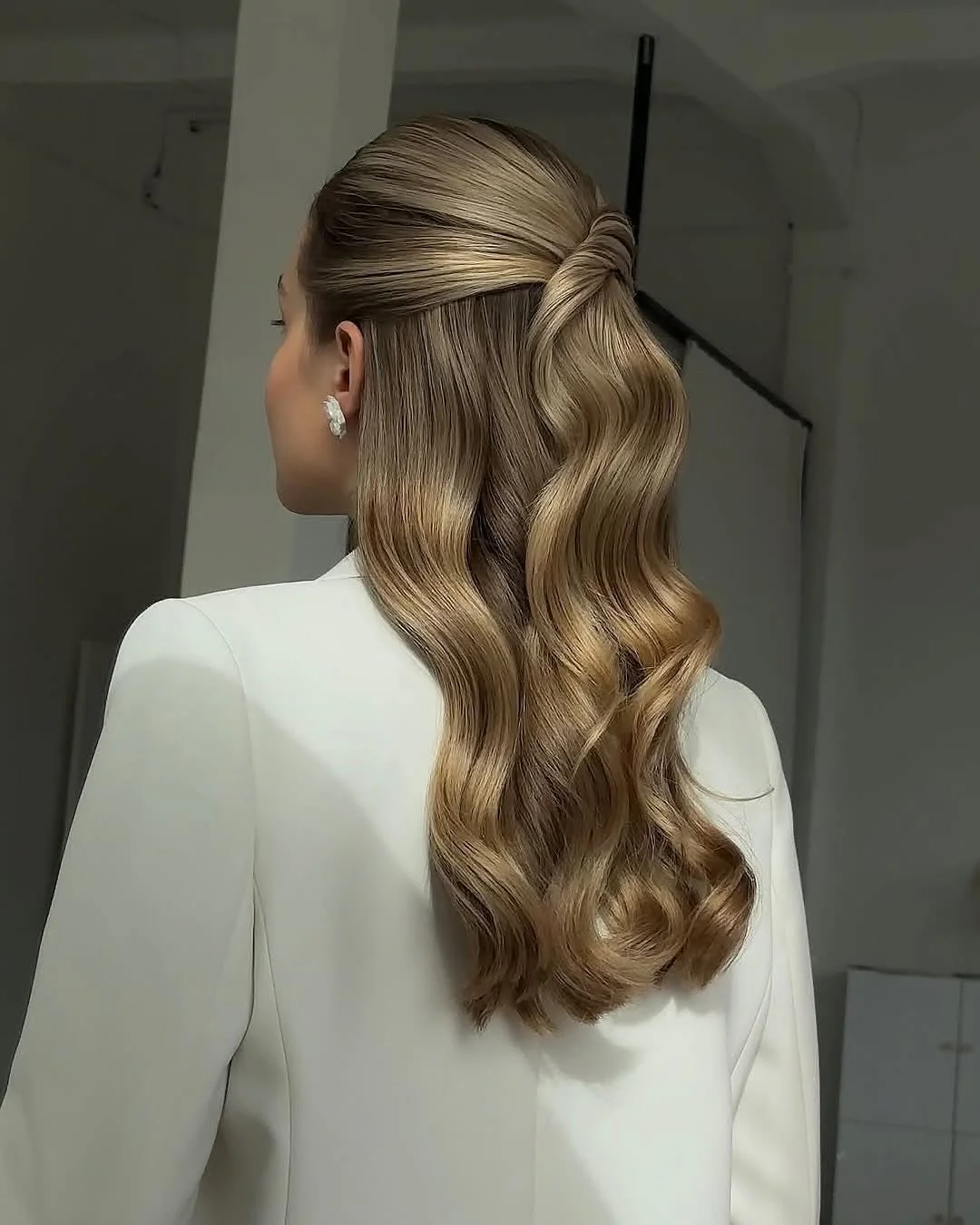 september hairstyles ideas 2026 Elegant Half-Up Waves With Quiet Luxury Appeal