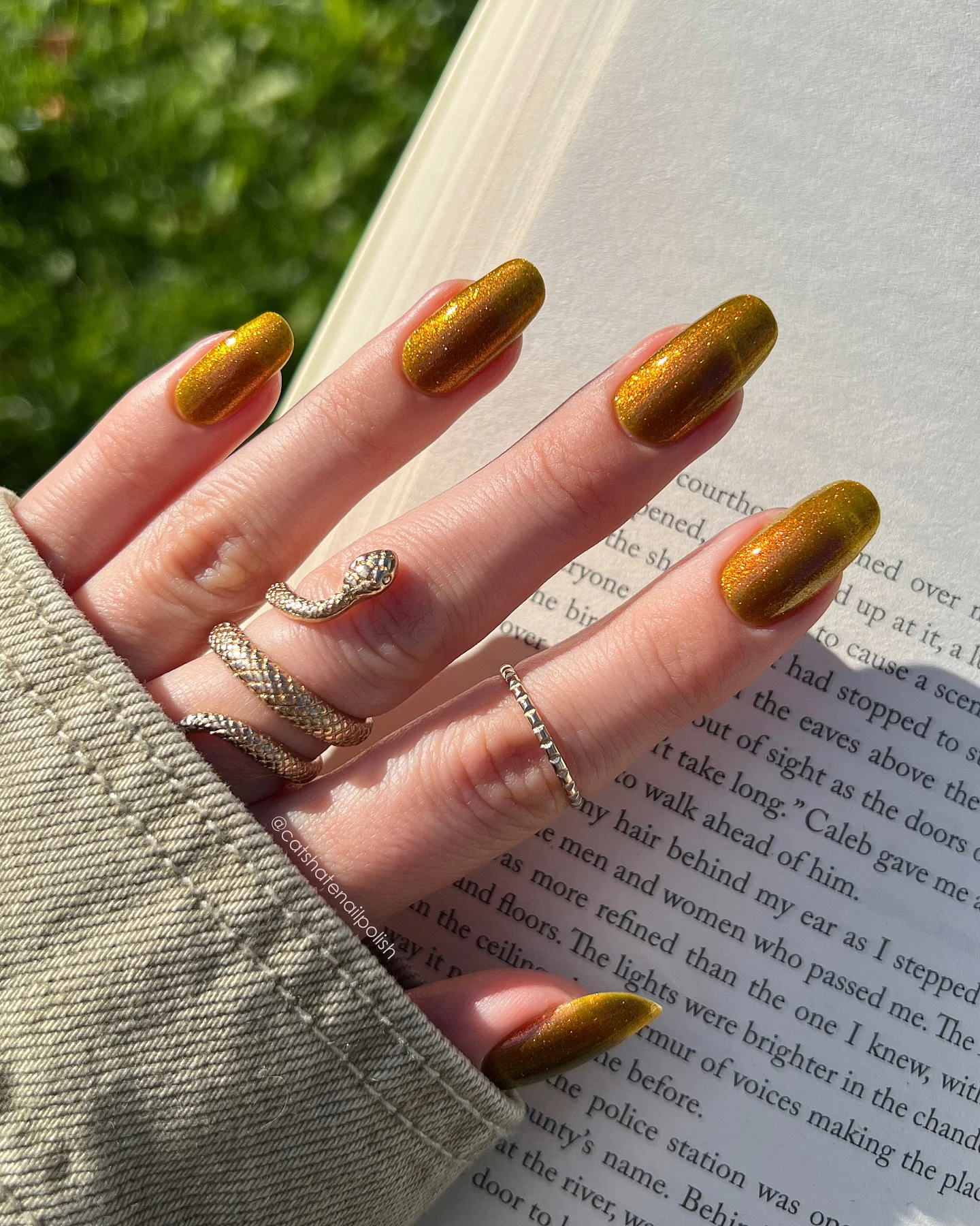 fall manicure colors 2026 Molten Bronze With A Golden Autumn Glow