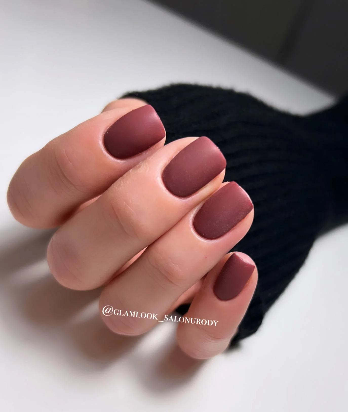 autumn nails color Muted Burgundy Short Nails With A Soft Matte Finish