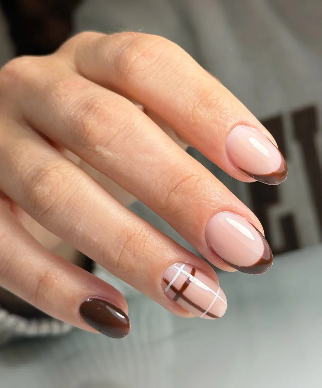simple fall short nails Chocolate Micro-French With Plaid Details