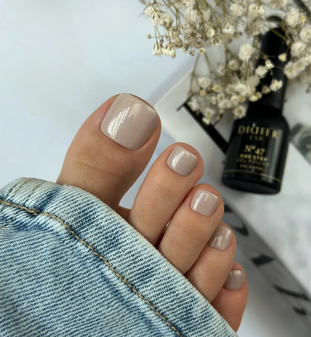 fall toe nails colors 2026 Shimmering Pearl Neutral For An Elegant Autumn Look