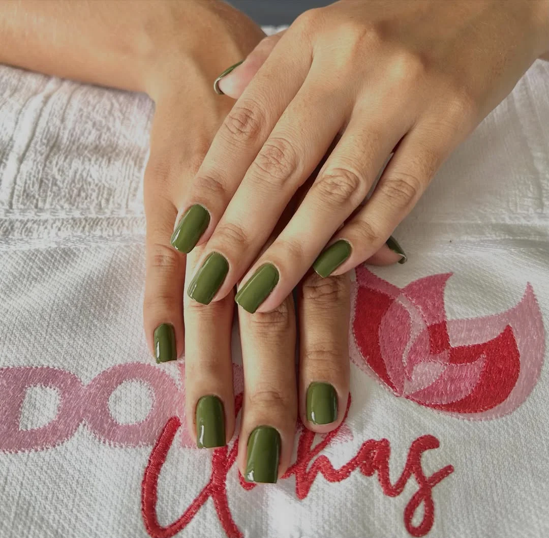 autumn nails color Olive Green Short Nails For An Earthy Autumn Look