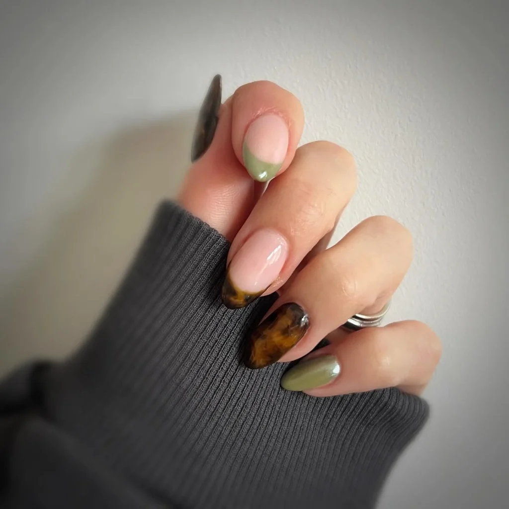 21 Fall Nails For Fair Skin Tones: 2026 Ideas, Colors & Designs