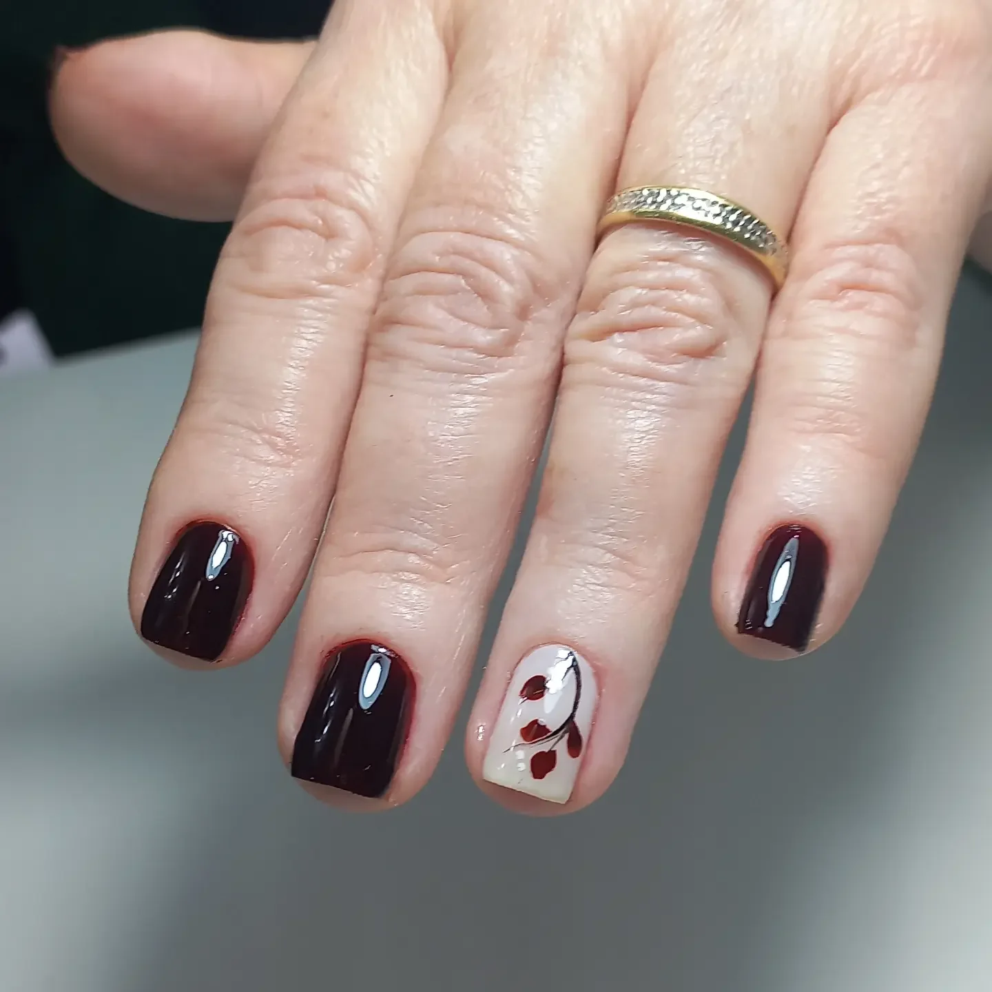 fall nails with accent nail Short Burgundy Nails With A Creamy Floral Accent