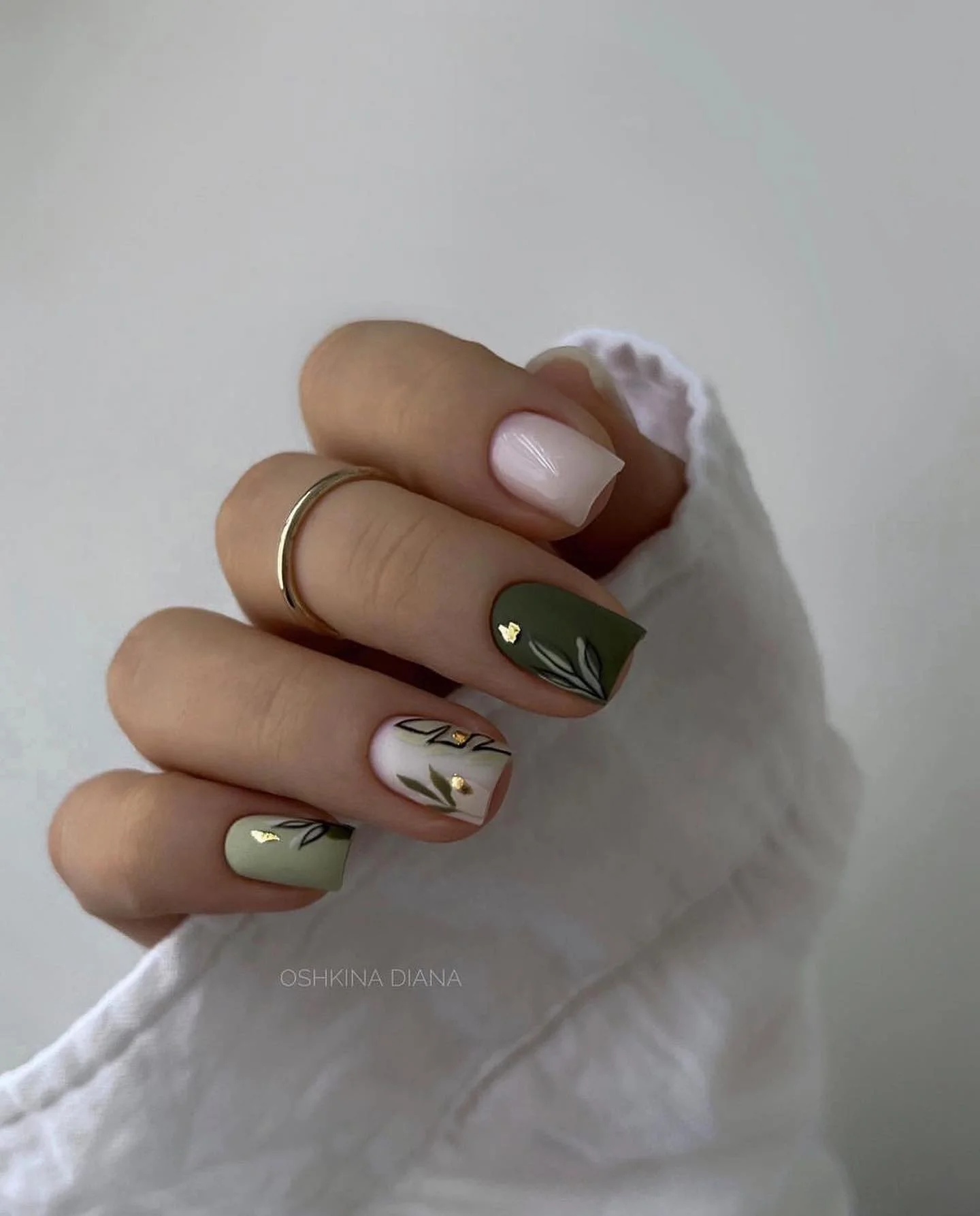 fall nails with autumn designs Olive Green And Gold Leaf Accents