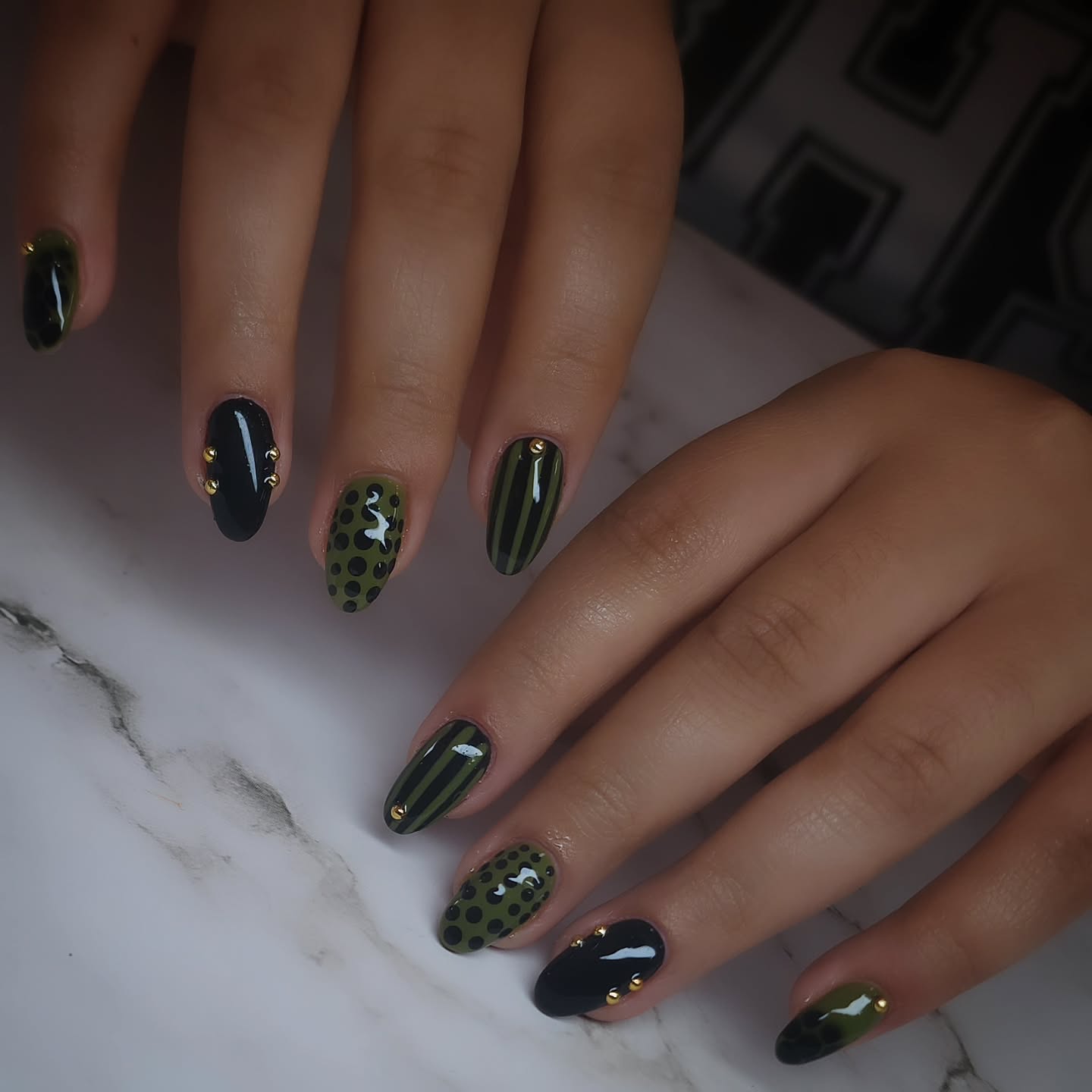 dark fall nails 2026 Olive Green Graphic Autumn Nails