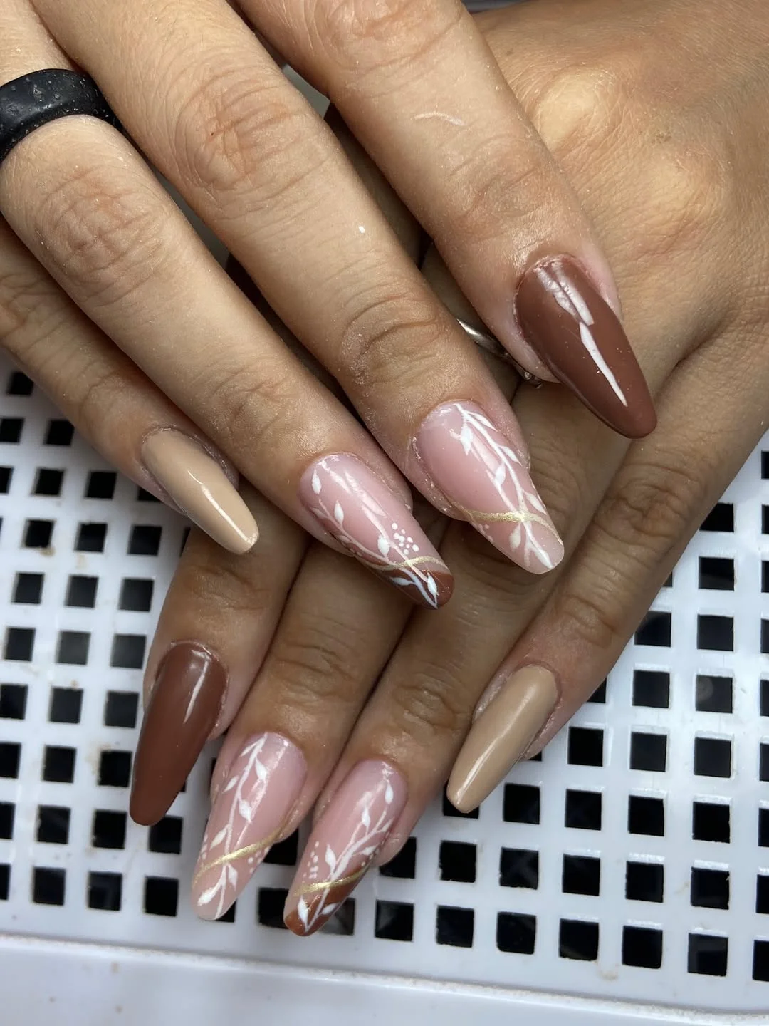fall nails for tan skin tone Blush Botanical Nails With Cocoa And Gold Details