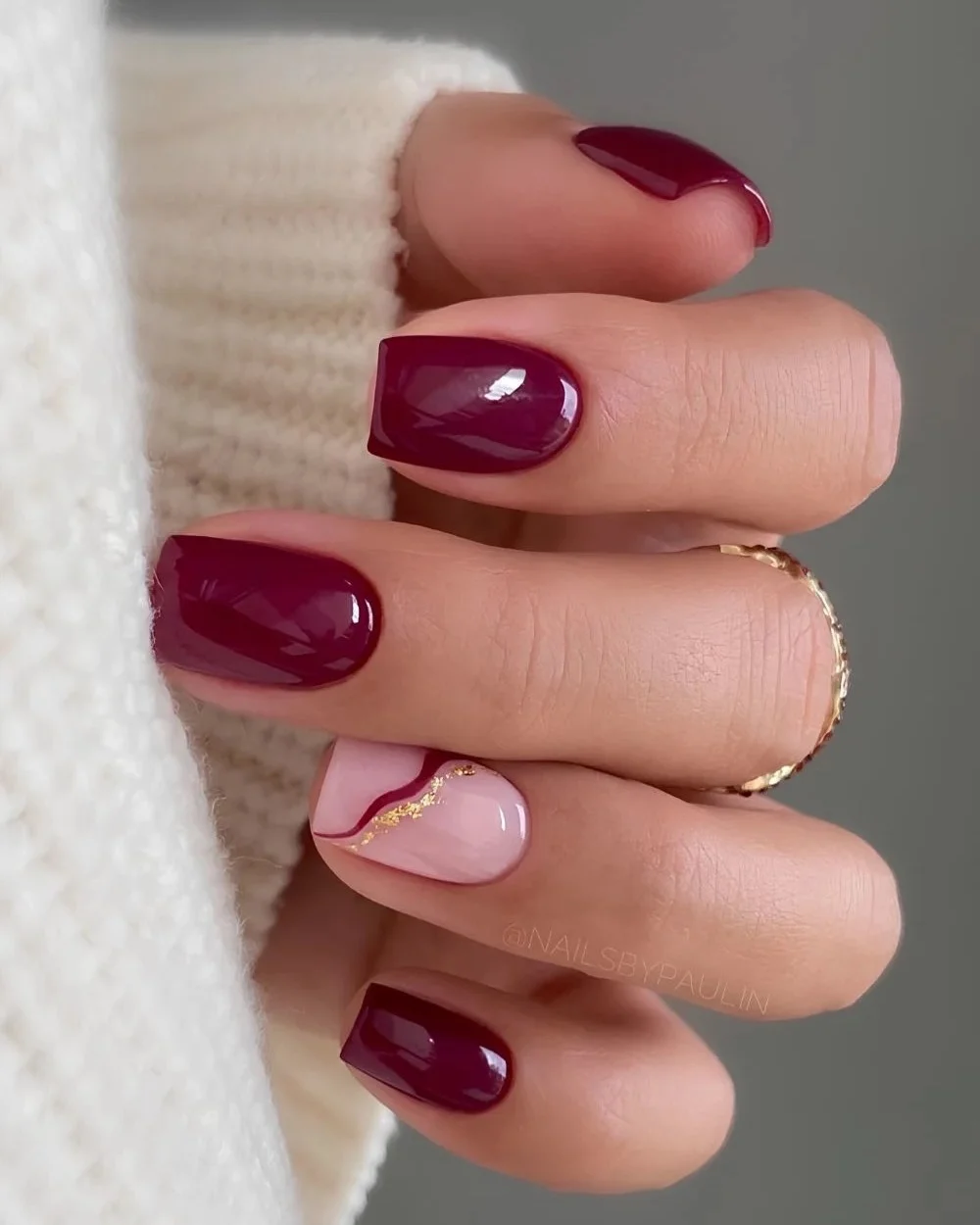 fall burgundy nails with design Classic Short Burgundy Nails With A Luxe Accent