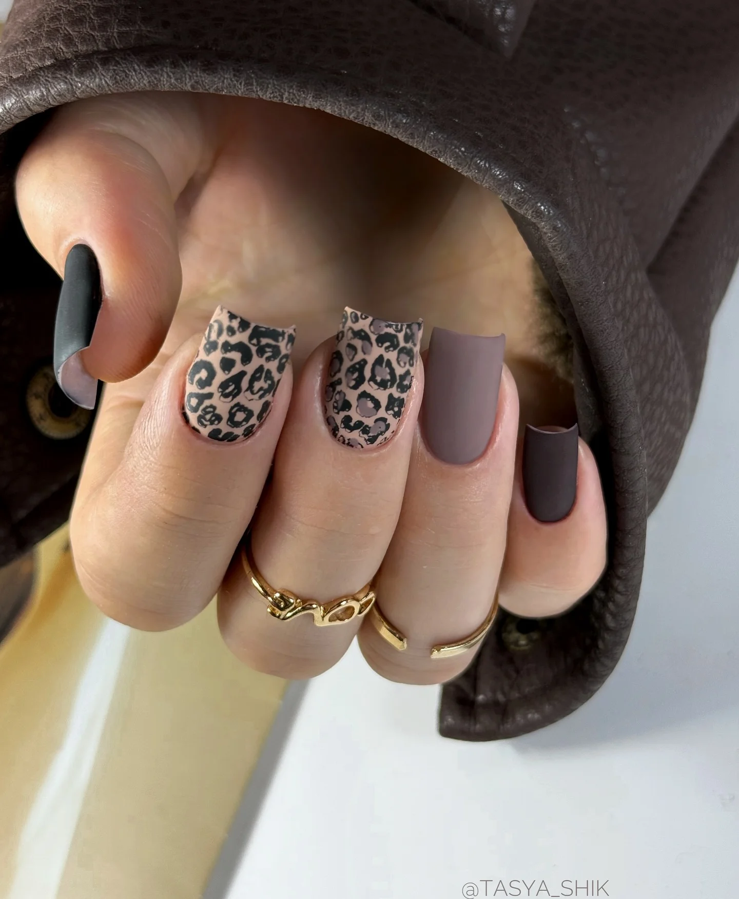 fall square nails 2026 Leopard Print And Deep Taupe For A Fashion-Forward Fall