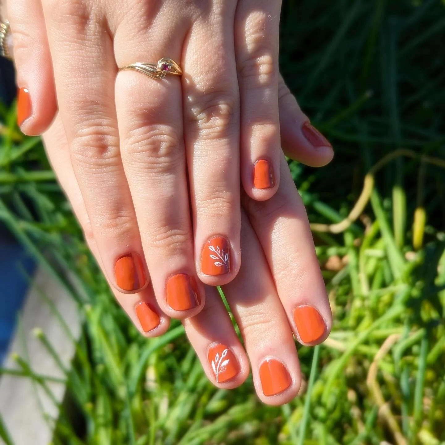 simple fall short nails Burnt Orange Short Nails With Fine White Leaf Art